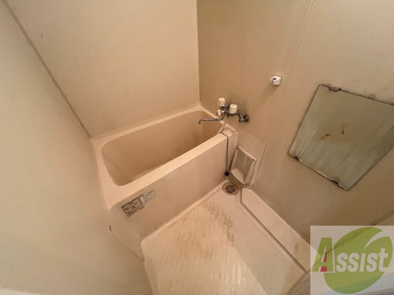 バス・シャワールーム　お風呂になります。一日の疲れを癒してくださいね。