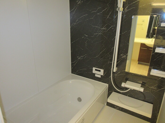 バス・シャワールーム　浴室乾燥機付き浴室