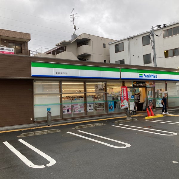 コンビニ　ファミリーマート東淀川南江口店（コンビニ）まで127m