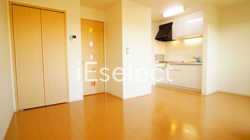 居室・リビング　広々開放的なリビングです♪