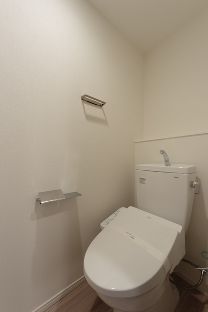 トイレ　※写真は同タイプ住戸です。