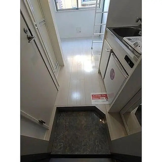 玄関　※同物件参考写真