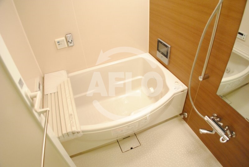 バス・シャワールーム　クリスタルブライト天満橋リバーサイド　浴室