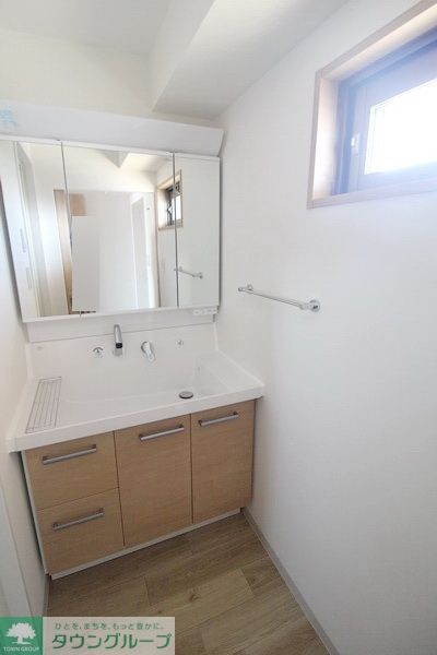 洗面設備　＊同じ間取りの別のお部屋です。