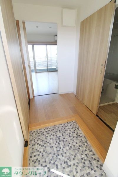 玄関　＊同じ間取りの別のお部屋です。