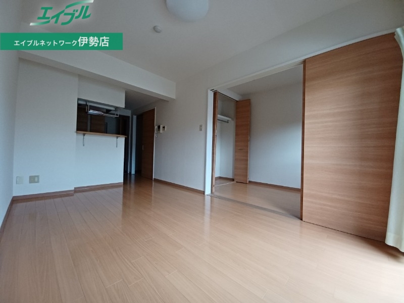 居室・リビング　反転タイプ参考写真