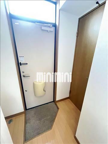 玄関　※同物件の別号室の参考写真です。