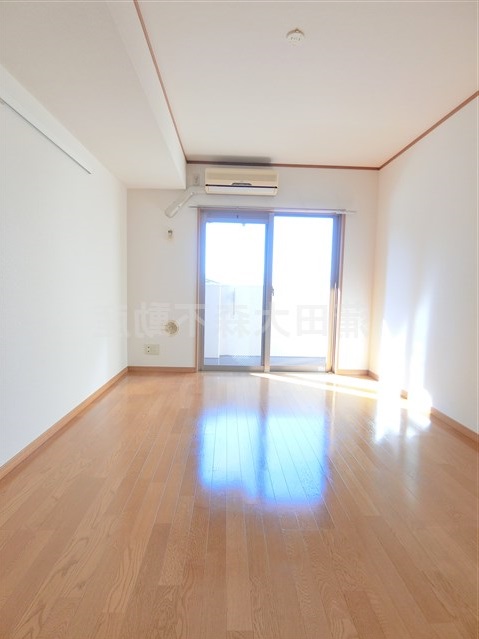 居室・リビング　南向きの洋室7.5帖