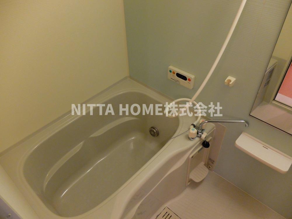 バス・シャワールーム　浴室乾燥機・追炊き機能を完備◎