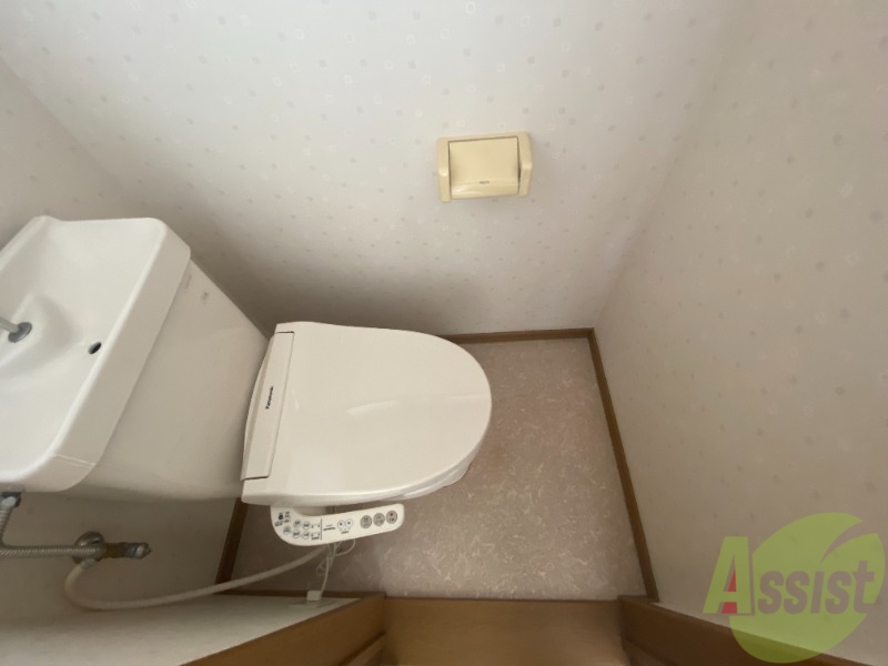 トイレ　温水洗浄便座は使い勝手が良く嬉しいですね。