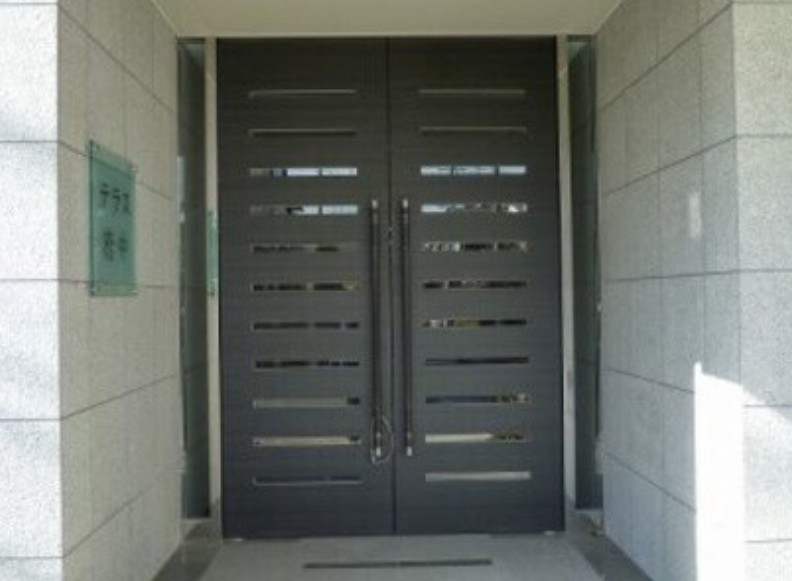 エントランス　※他部屋参考写真