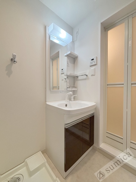 洗面設備　同施工の参考写真です