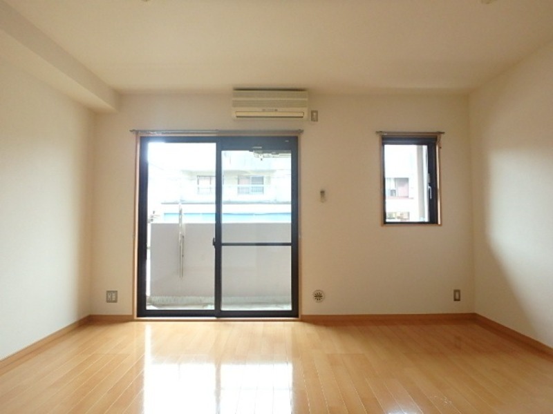 居室・リビング　図面と現状に相違がある場合には現状を優先