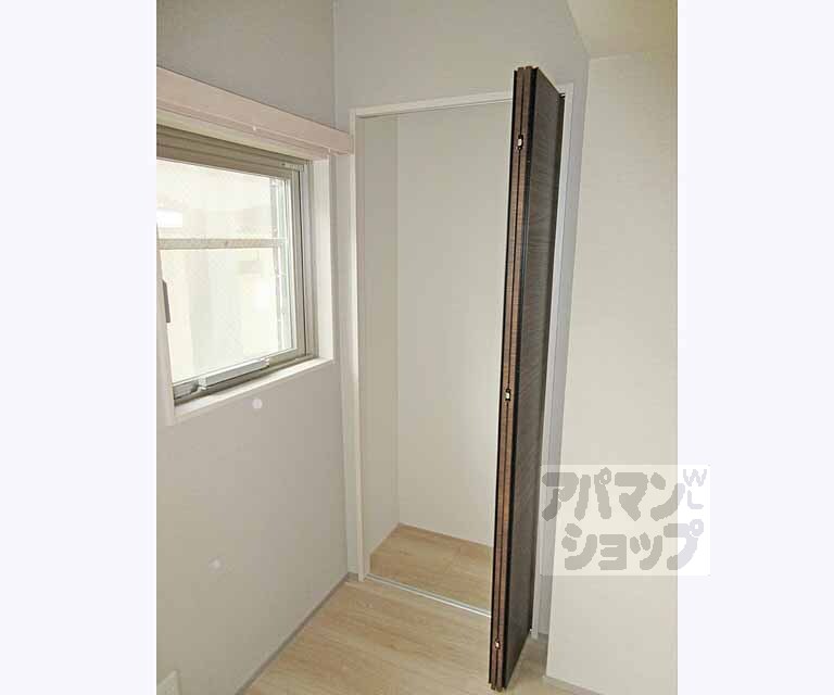 収納　収納スペースが多い室内です