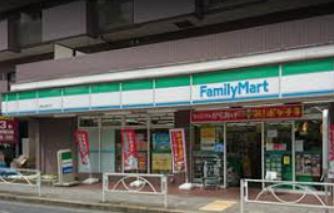 コンビニ　ファミリーマート砧城山通り店（コンビニ）まで221m