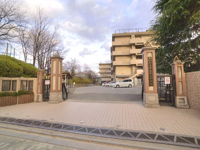 中学校　さいたま市立原山中学校（中学校）まで1205m
