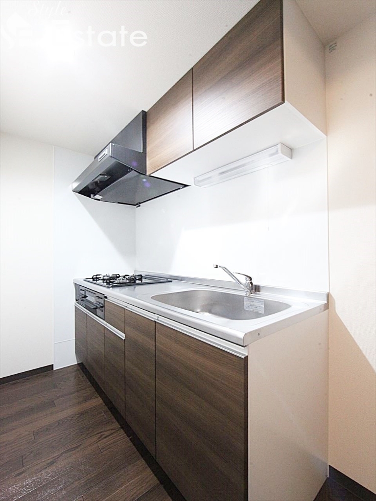 キッチン　システムキッチン　3口コンロ　グリル付