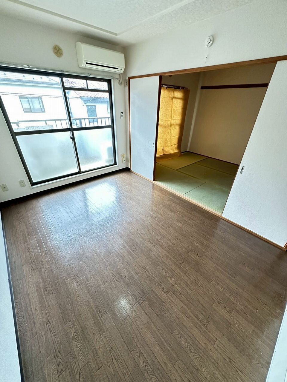 居室・リビング　※同物件、別部屋の写真です。