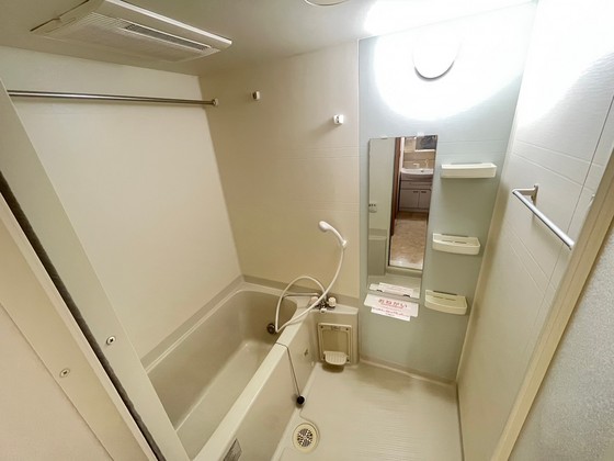 バス・シャワールーム　※別部屋の写真です