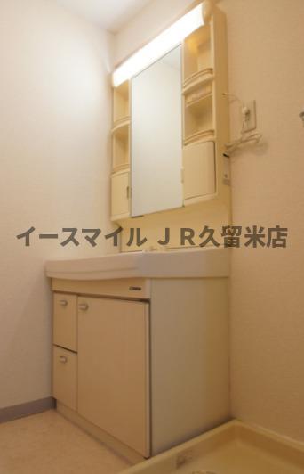 洗面設備　独立洗面台、朝の身支度には欠かせません