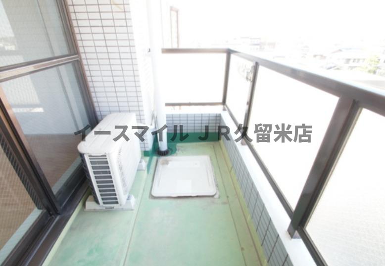 バルコニー　開放的で明るい空間を演出してくれるバルコニーです