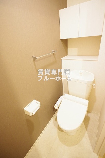 トイレ　温水便座付き！