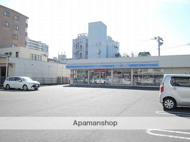 コンビニ　ローソン鹿児島上荒田町店（コンビニ）まで194m