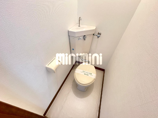 トイレ　広めのバスタブで快適