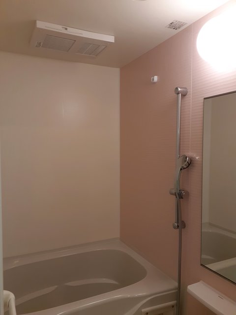 バス・シャワールーム　ご家族や長時間入浴に便利な追い炊き機能付きです♪