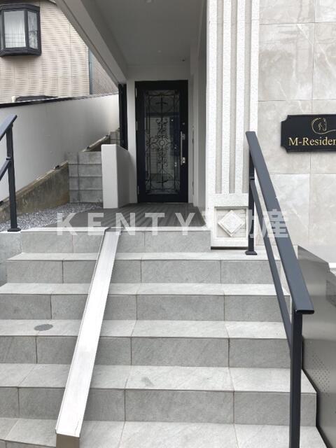 エントランス　清潔なエントランスです