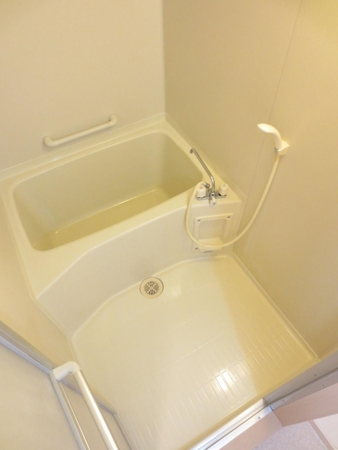 バス・シャワールーム　２０３　バスルーム