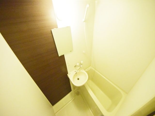 バス・シャワールーム　★別部屋反転写真★