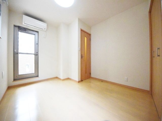 居室・リビング　★別部屋反転写真★