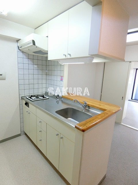 キッチン　広々使える快適な調理スペースです♪