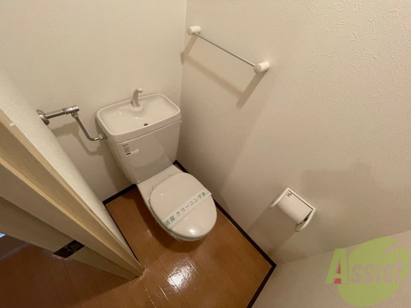 トイレ　こちらはトイレです。清潔感があり、安心して使用できます。