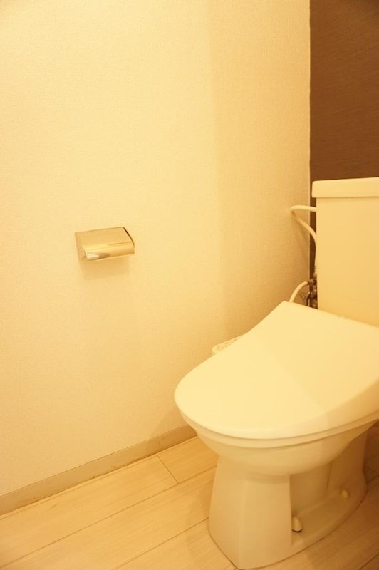 トイレ　快適な温水洗浄便座付き