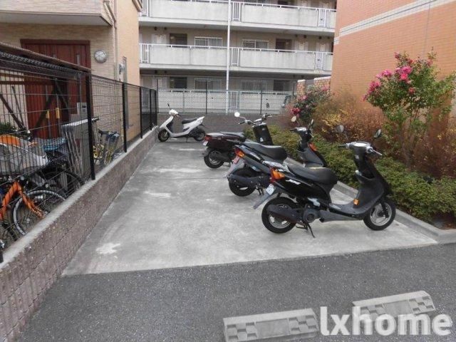 駐車場　車をお持ちの方に嬉しい駐車場付きの物件です