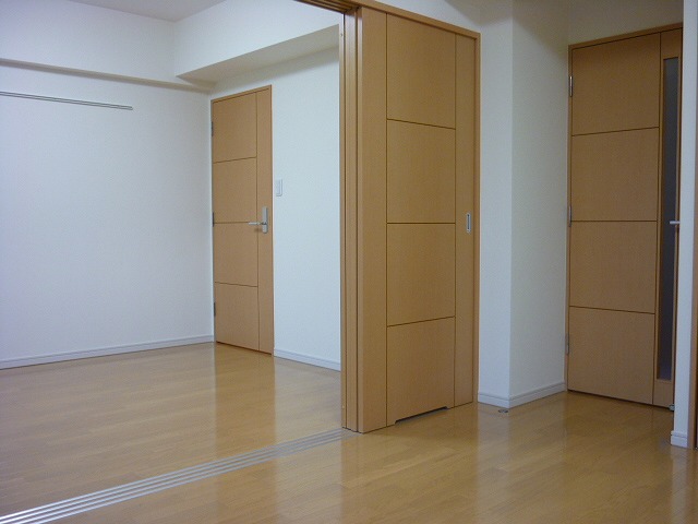 その他部屋・スペース　清潔感のあるフローリングのお部屋です