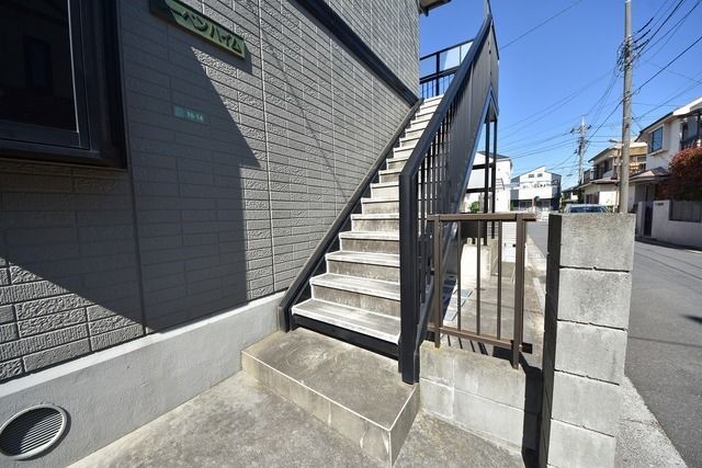 エントランス　★お問い合わせはタウンハウジングまで★