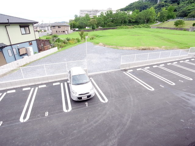 駐車場　駐車場