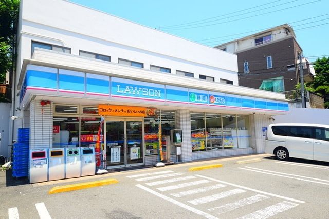 コンビニ　★★ローソン（コンビニ）まで689m