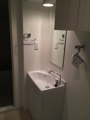 洗面設備　使いやすい独立洗面台です