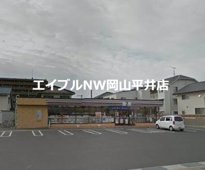 コンビニ　セブンイレブン岡山関店（コンビニ）まで392m
