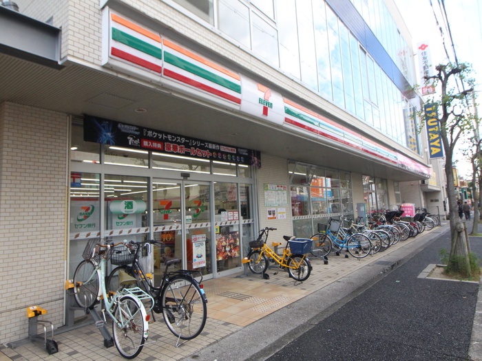 コンビニ　セブンイレブン（コンビニ）まで500m