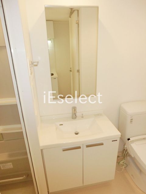 洗面設備　毎日使う独立洗面台です。