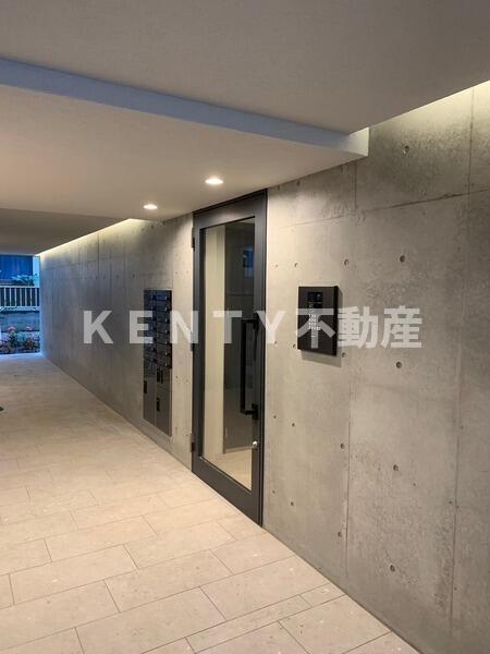 エントランス　ゆとりのあるエントランスです