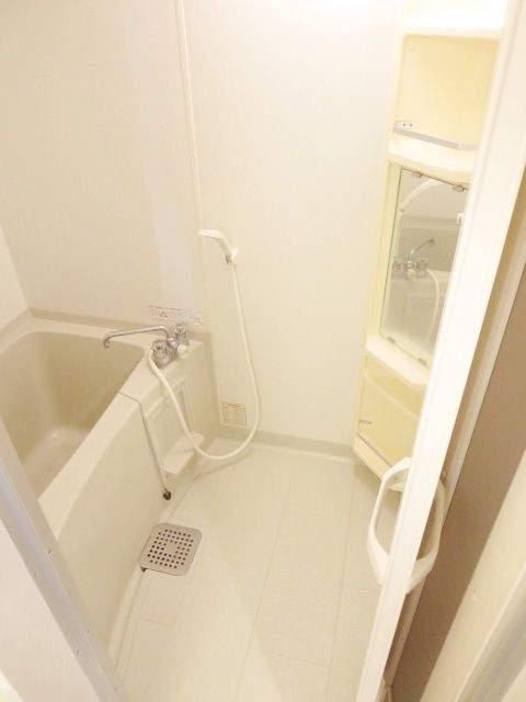 バス・シャワールーム　★バスルームも清潔感が漂ってますね★