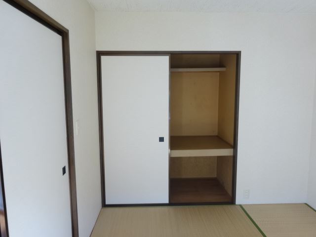 収納　大きな収納スペースも便利