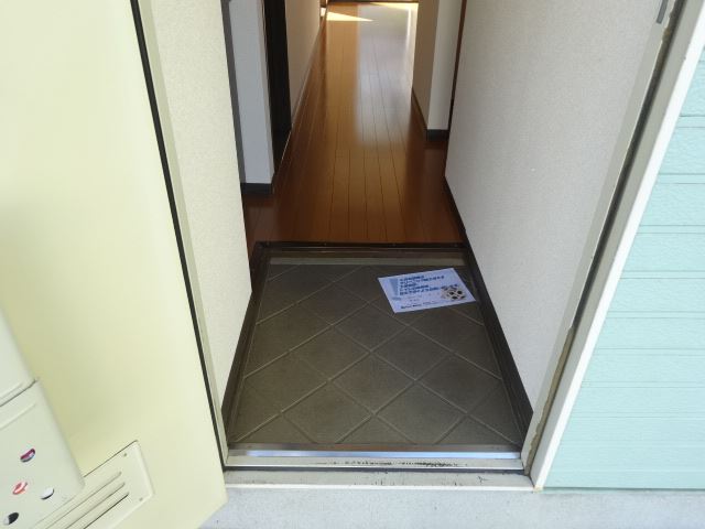 玄関　玄関からのお部屋