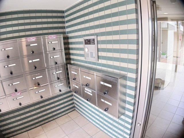 エントランス　清潔なエントランスです